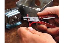 Multitool Leatherman Squirt ES4 Red