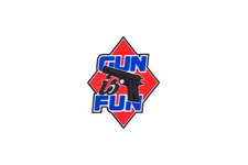 Emblemat Helikon "Gun is Fun" PVC Czerwony